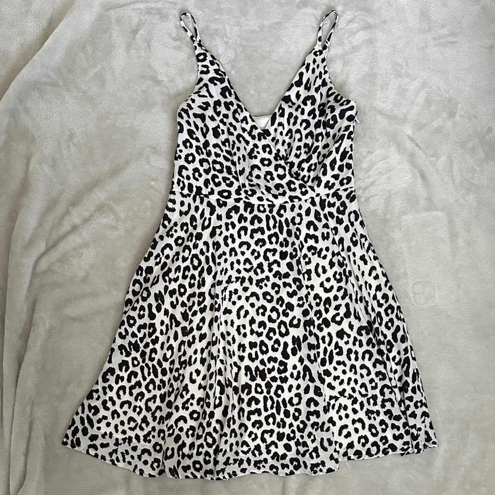 Express Black and White Leopard Print Flowy V Neck Mini Dress